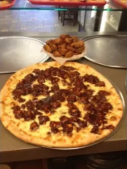 Gio's Pizza event catering