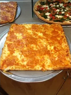 Gio's Pizza preparation